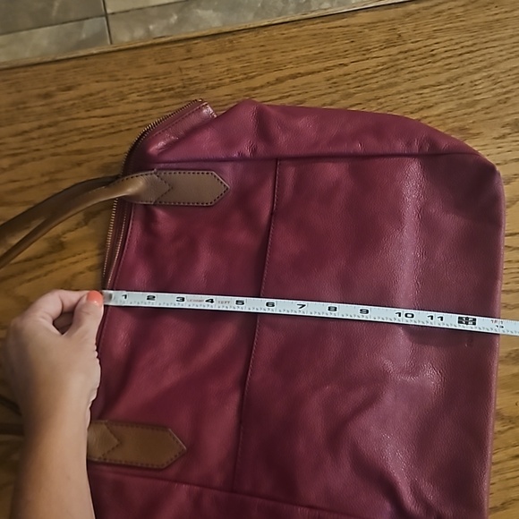 Fossil Key Fiona Leather shoulder bag in Raspberry - Picture 10 of 13